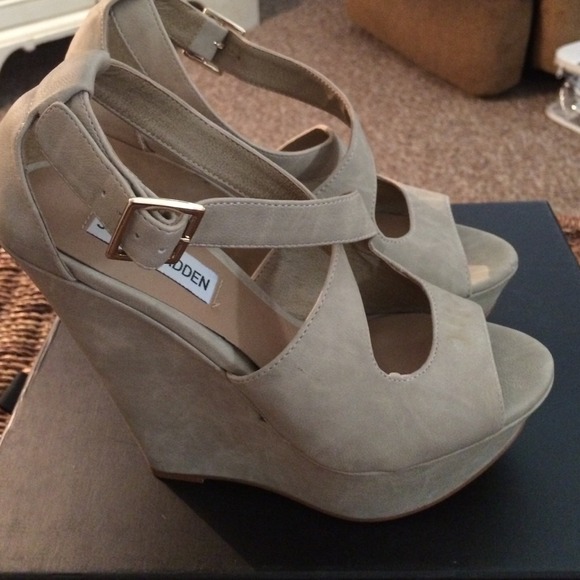 Steve Madden platform wedges nude