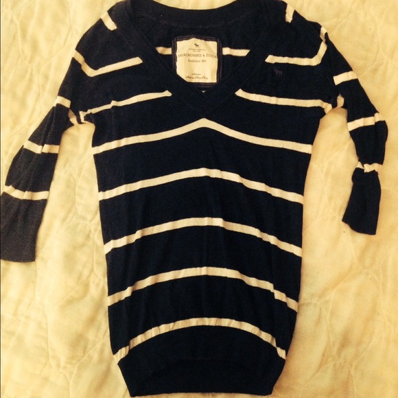 3/4 sleeve top Navy Blue w/ white stripes