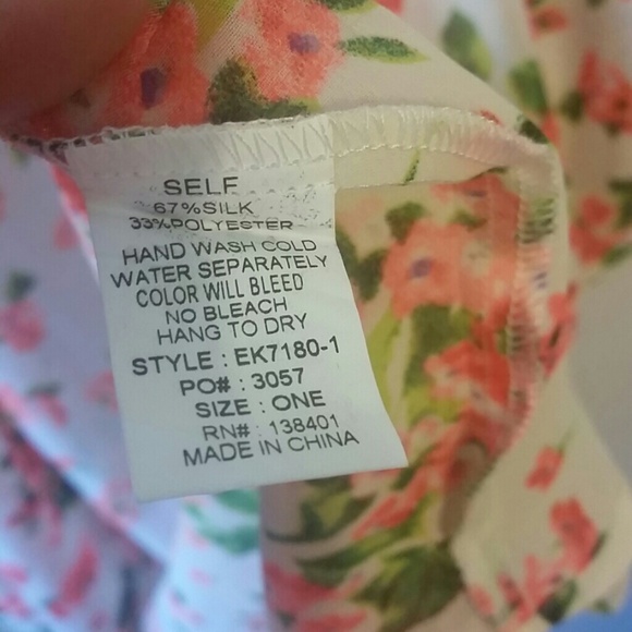 Beautiful floral kimono - Picture 4 of 4