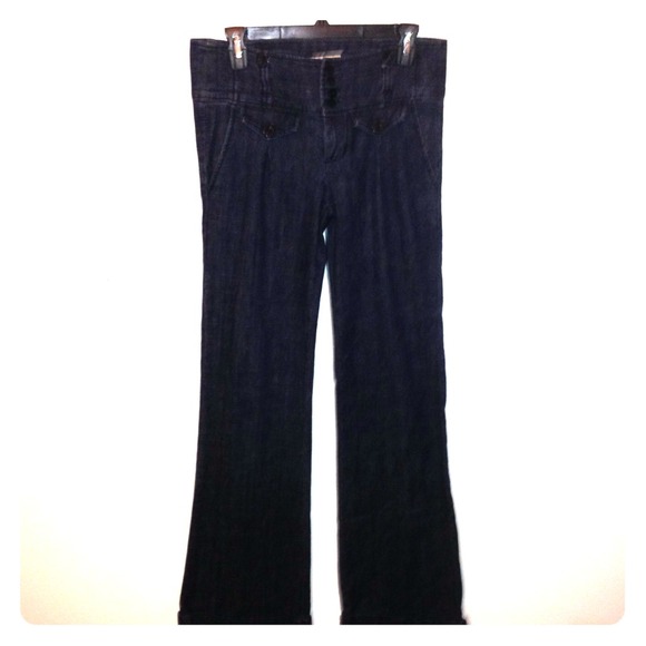 jeans with cuffed bottoms