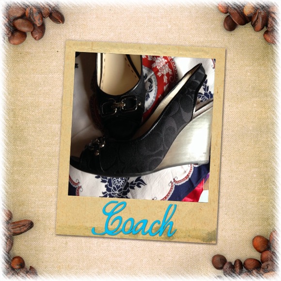 🎉HP🎉 Coach Cynthia 12CM Sig "C" Wedges