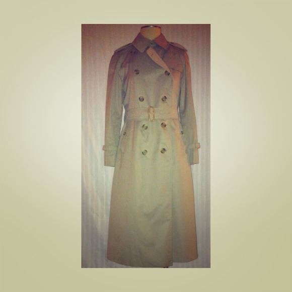 Burberry Jackets & Blazers - ✨Vintage Burberry Trench Coat