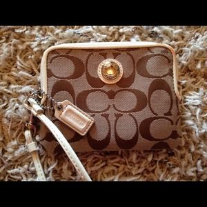 🔴SOLD🔴COACH wristlet