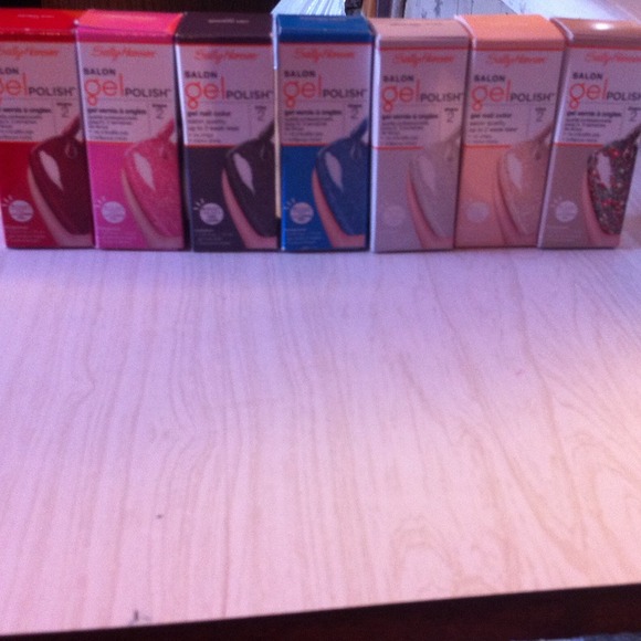 Sally Hansen gel nail polish