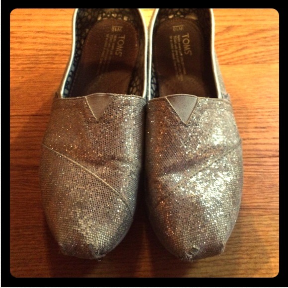 ‼️SILVER GLITTER TOMS‼️