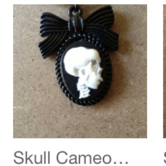 Black and white skull cameo necklace