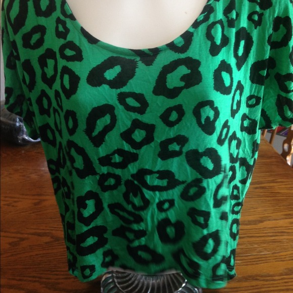 🎀PRICE REDUCED!🎀High Low Top