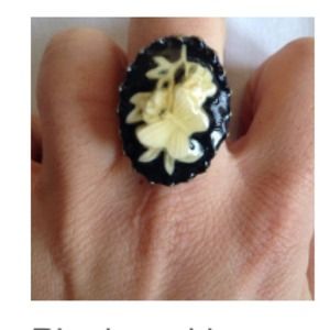 Black & ivory butterfly cameo ring
