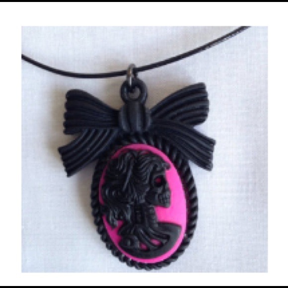 Jewelry - Pink and black Lolita skull cameo necklace