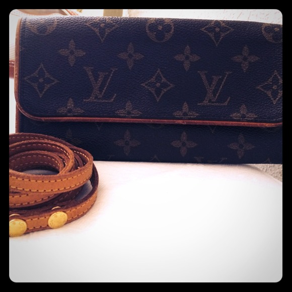 Louis vuitton twin pouchette PM