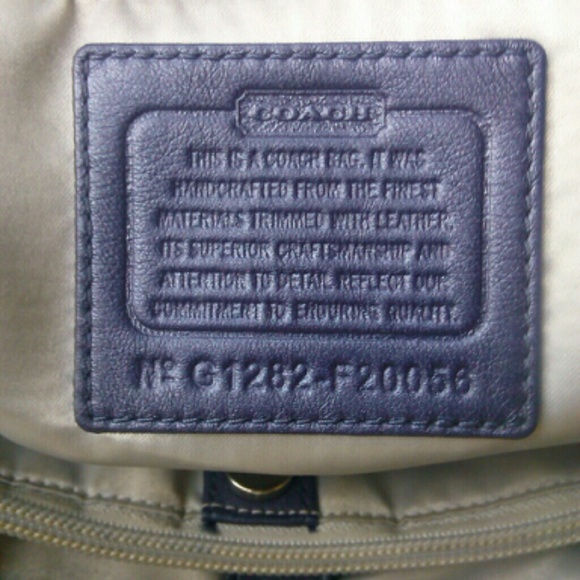 SOLD! COACH Ashley Gathered Dotted Op Art Carryall - Picture 3 of 4