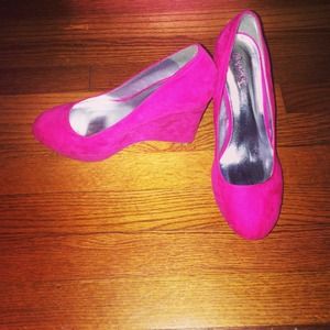 ‼️HOT PINK WEDGES‼️