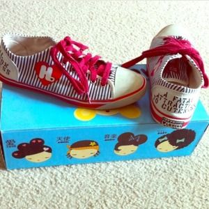 Bundle for Harajuku tennis shoes & coach purse :)