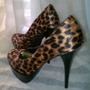 Leopard platform heels