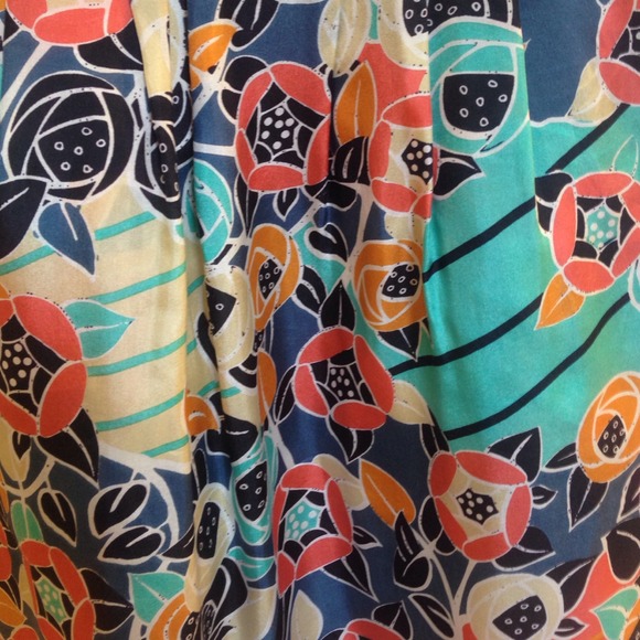 Colorful dress - Picture 2 of 2