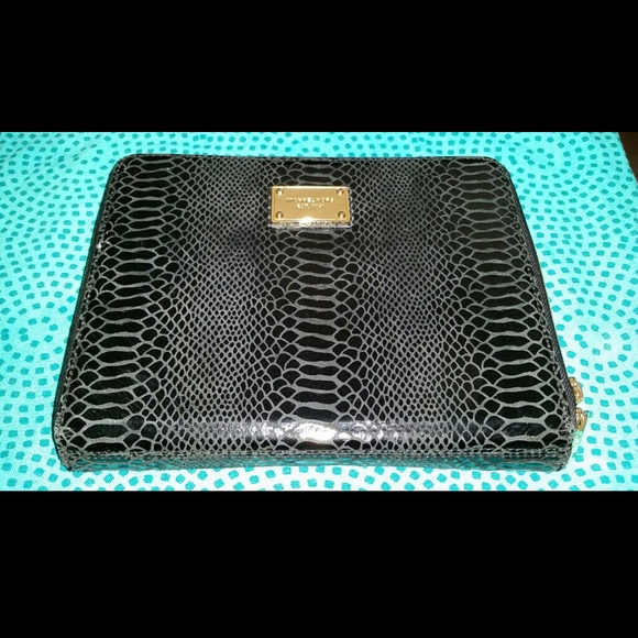 SOLD ON EBAY..Michael Kors leather ipad case
