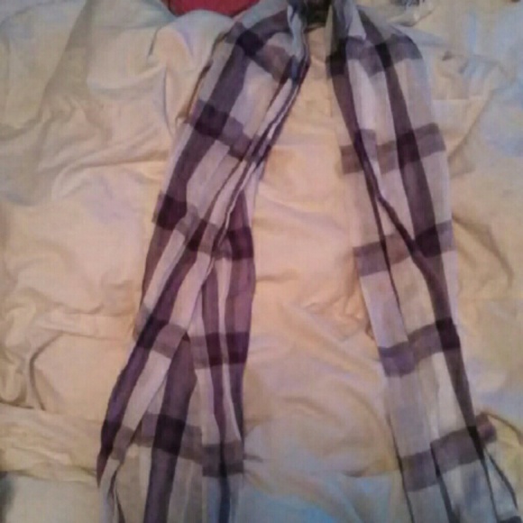 Purple scarf - Picture 1 of 1