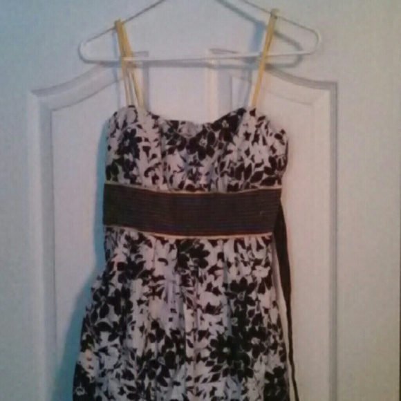 Summer dress - Picture 1 of 2