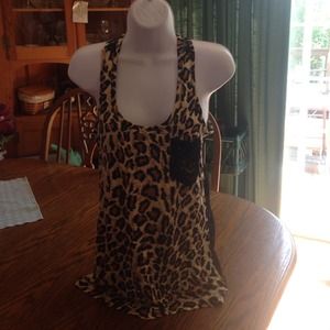 🎀REDUCED🎀NWOT!Lace BackPocket Cheetah Print Tank