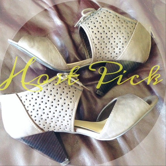 attention Shoes - 💕 HP x2 💕 Peep-Toe Heels