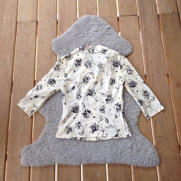 black and white rose button down - Picture 2 of 3