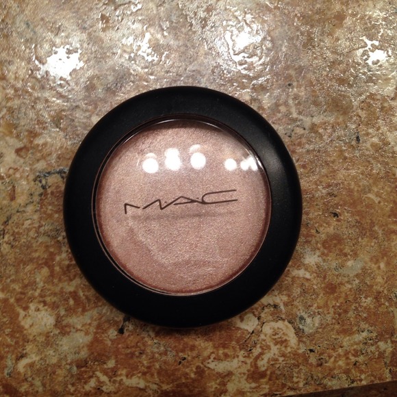 Mac eye makeup