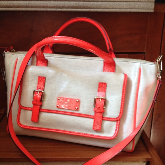 kate spade Handbags - UNIQUE Kate Spade. Rare bag- don’t miss this one!