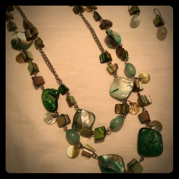 Beautiful green shell necklace &  earrings
