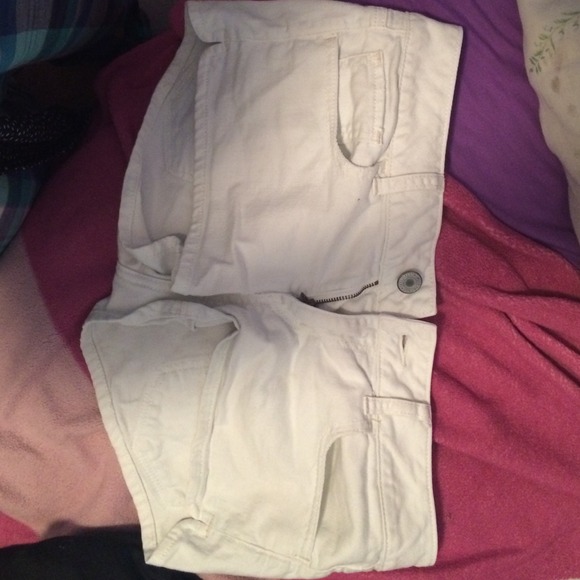 🎀SALE🎀 white American Eagle Shorts.