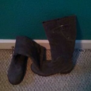 Grey boots