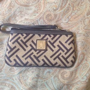 Tignanello wrist wallet