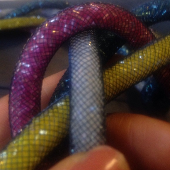 Necklace with beads within mesh - Picture 3 of 3