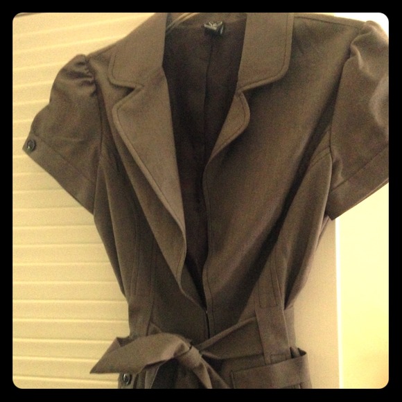 Adorable Brown short sleeve blazer