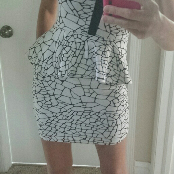 Peplum dress - Picture 2 of 3