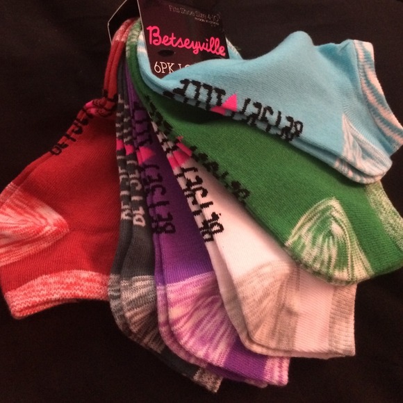 $5 🅿️🅿️ Betsey Johnson socks 😍