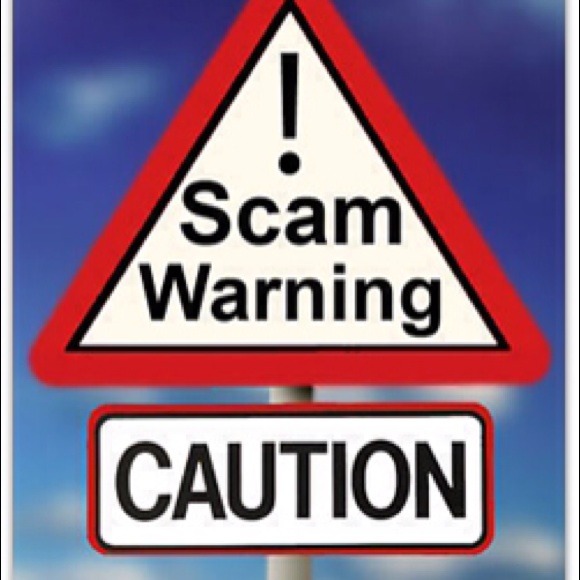 Scammer alert. Be aware of seller dee_glenn.