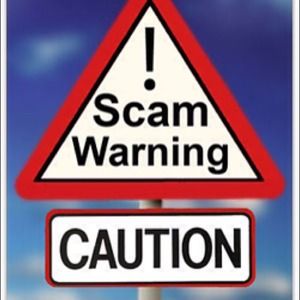 Scammer alert. Be aware of seller dee_glenn.