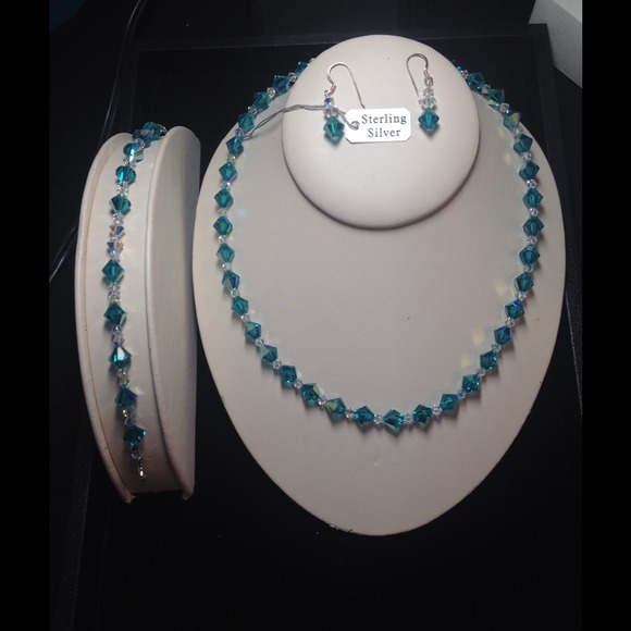 SWAROVSKI CRYSTALS Necklace