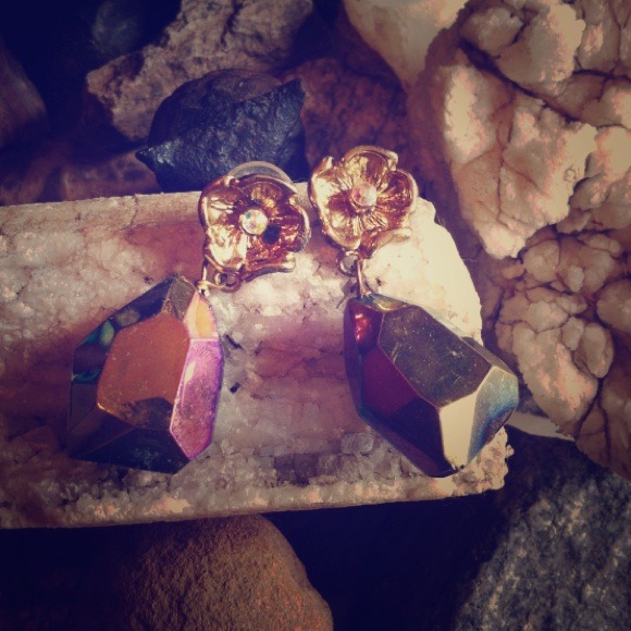 Oil slick prismatic earrings♻SOLD @ Buff XChange♻