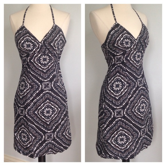 H&M Dresses & Skirts - Abstract Halter Dress