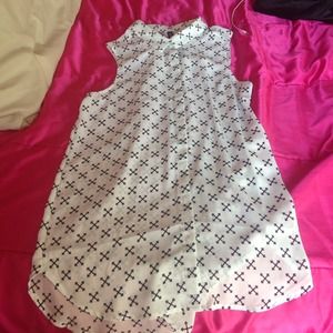 H&M Divided sleeveless shirt