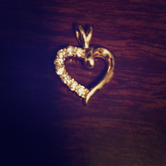 Gold heart cubic zirconium pendant