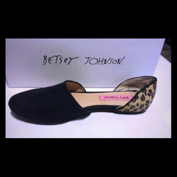 Betsey Johnson flats