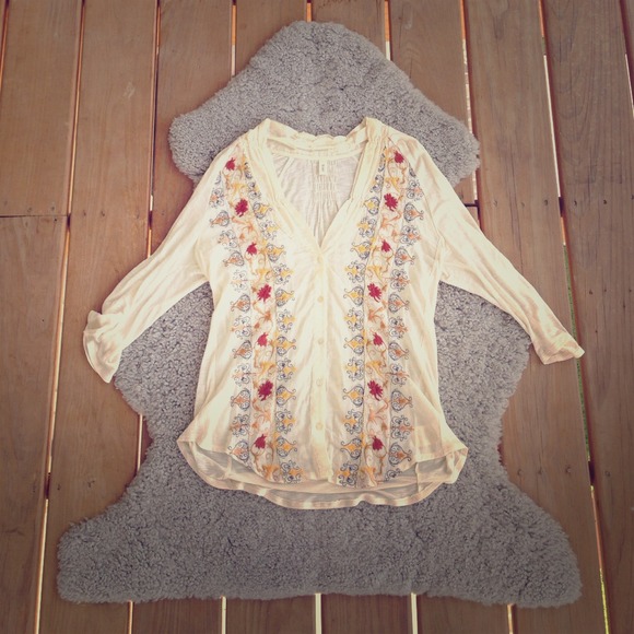 Anthropologie Tops - boho white flowery button down