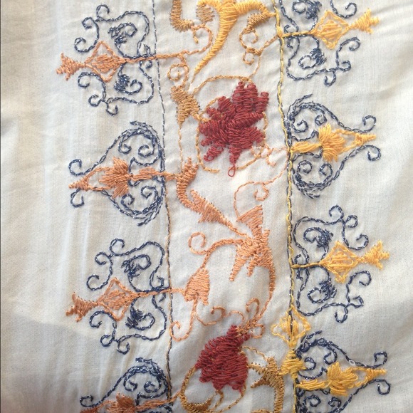 boho white flowery button down - Picture 4 of 4