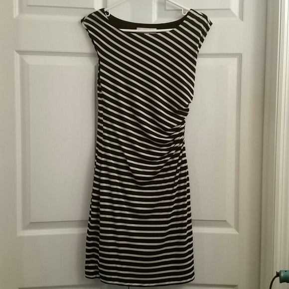 SOLD IN BUNDLE    dress $13