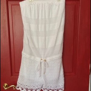 ***Lilly Pulitzer white lace romper size small***