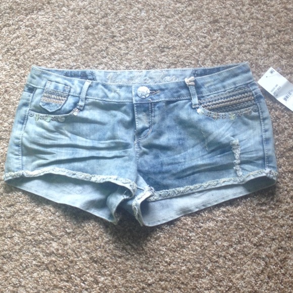 Cute Detailed Shorts