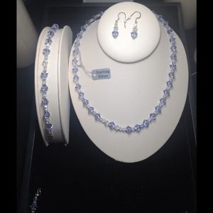 SWAROVSKI.  CRYSTALS Necklace