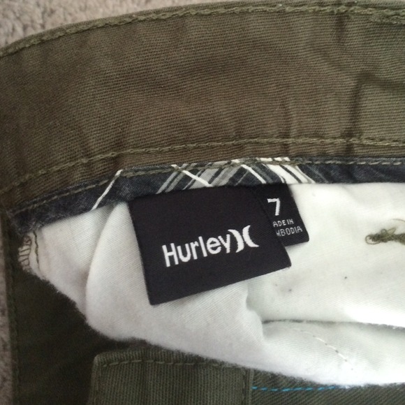 Hurley - Picture 4 of 4